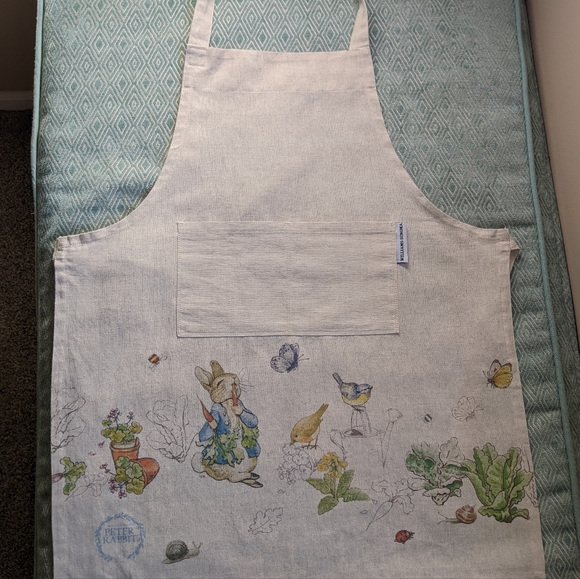 William Sonoma Children's Beatrix Potter Peter Rabbit Apron - Picture 2 of 16